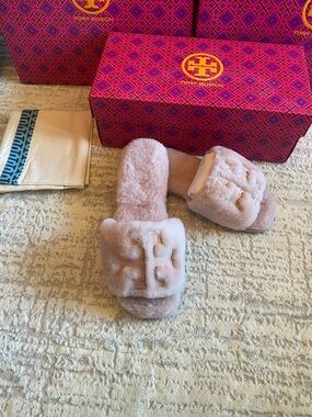 Tory Burch Blush Double T Shearling Slide Sandals/ Slipper